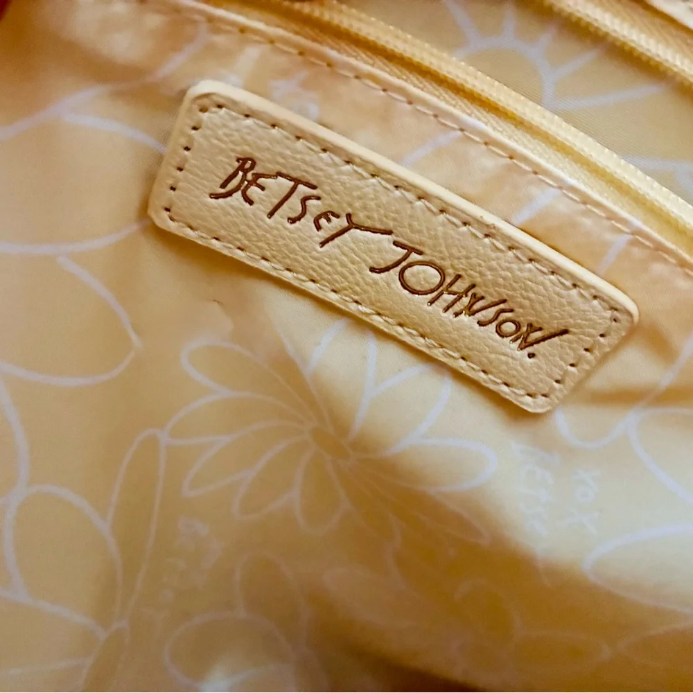 Betsey Johnson Pale Yellow Quilted Floral Tote with Gingham Strap - Picture 4 of 6